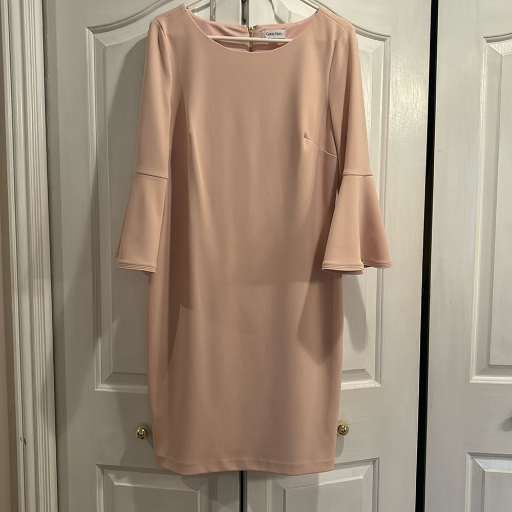 Calvin Klein Blush Bell Sleeve Dress Size 14 (EU 44)